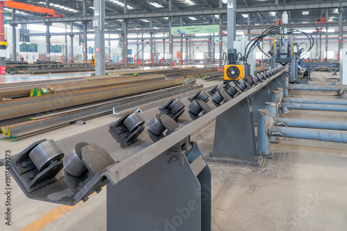 Transmission device of CNC steel joint production line