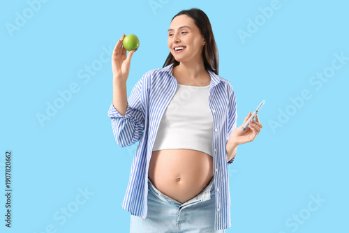 Young pregnant woman with l...