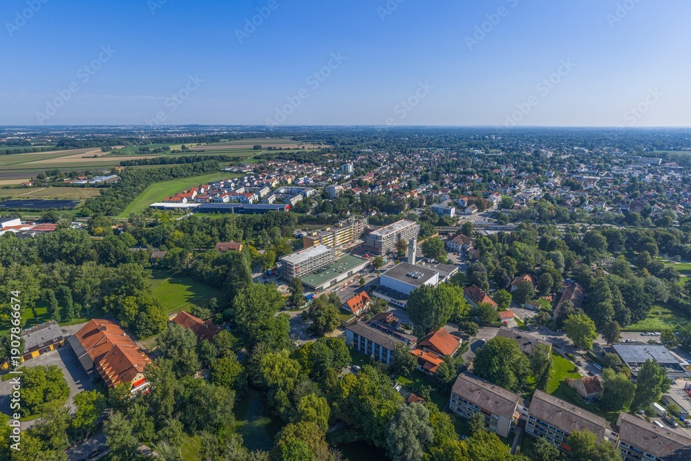 Obraz premium Ausblick auf die Metropolregion München rund um die Stadt Puchheim in Oberbayern