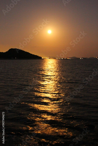 ムーンロード　ブルームーン