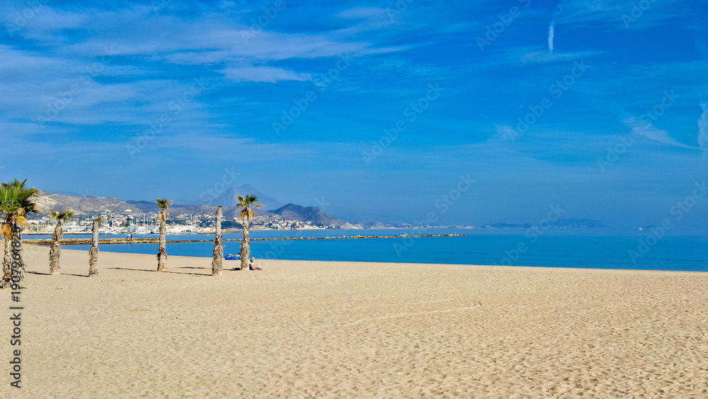 Fototapeta premium Sunny day over Alicante Beach.