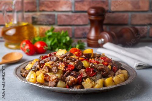 Foto From Turkish cuisine; meat, vegetable kebab, casserole