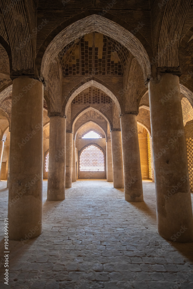 Obraz premium Jame Mosque of Yazd in Iran. The mosque is crowned by a pair of minarets, the highest in Iran.