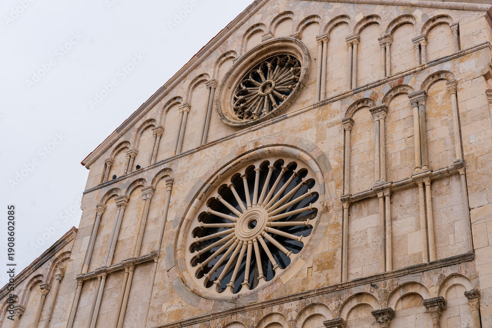 Obraz premium Romanesque Cathedral Facade With Rose Window in Zadar, Croatia