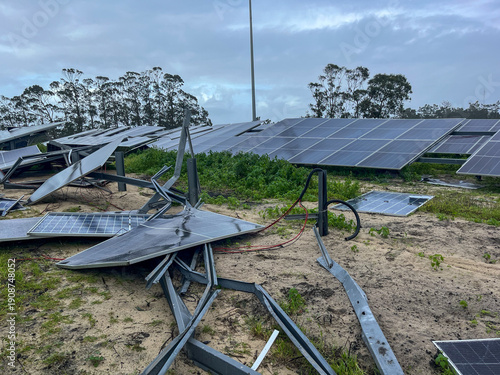 Tableau sur toile damaged solar panel in photovoltaic park