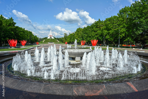 Bild auf Leinwand Large fountain on the Alley of Fame near the Mound of Immortality, Bryansk regio