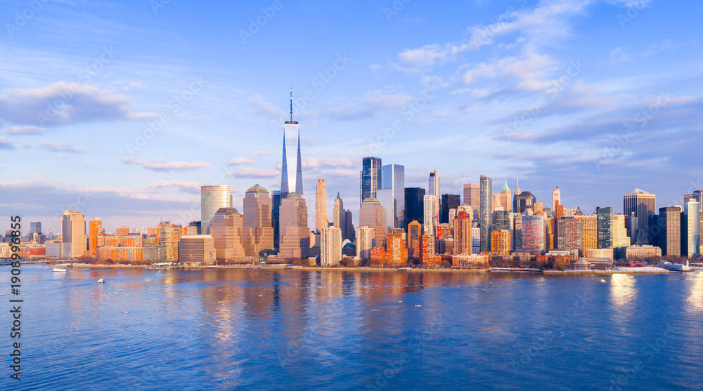 Obraz premium Manhattan aerial cityscape in NYC with business district towers. Manhattan aerial view in NYC. New York skyline panorama. New York City skyline.