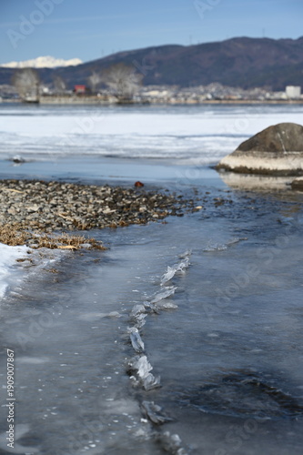 凍結した諏訪湖