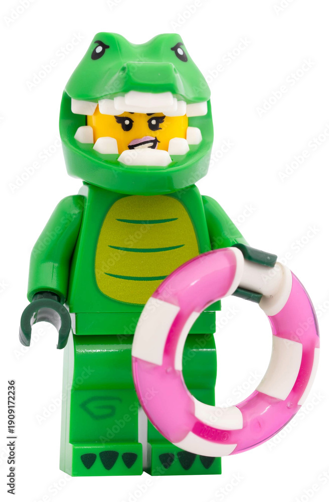 Naklejka premium Dortmund - Deutschland 10. Februar 2026 - Lego Minifigure Krokodil