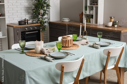 Stylish table setting for d...