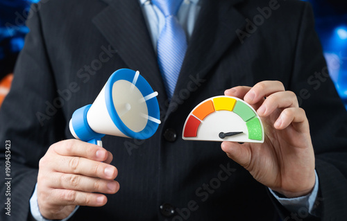 Φωτογραφία The megaphone and the effectiveness scale