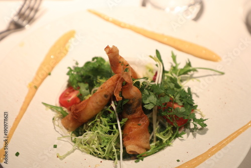 Photography Plat de brasserie avec salade et légumes frais