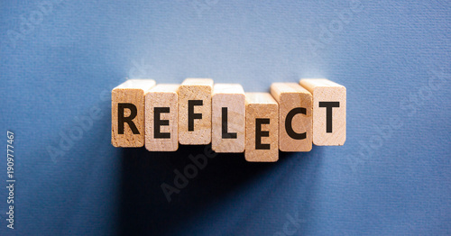 Принти на полотні Reflect word symbol