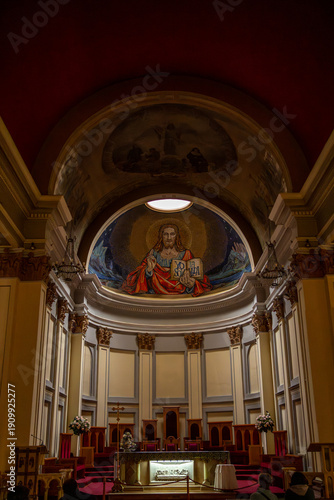 Quadro em tela Full View of Catholic Church Altar with Jesus Christ Mosaic, Cathedral Sanctuary