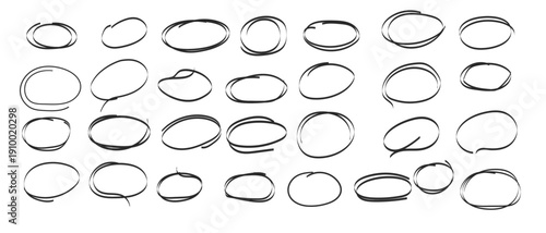 hand drawn doodle grunge circle highlights the charcoal pen