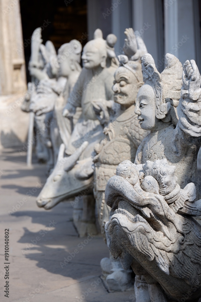 Fototapeta premium Wat Arun, The Temple of Dawn in Bangkok, Thailand