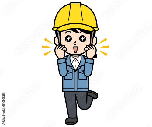 ワクワクしているヘルメットをかぶった現場監督の女性