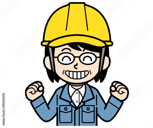 ニコニコ元気なヘルメットをかぶった現場監督の中年女性