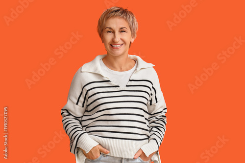 Blonde mature woman with sh...