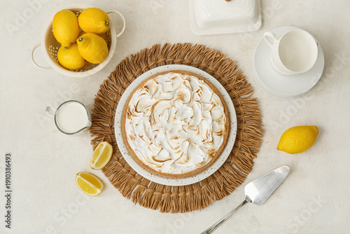 Plate with delicious lemon ...
