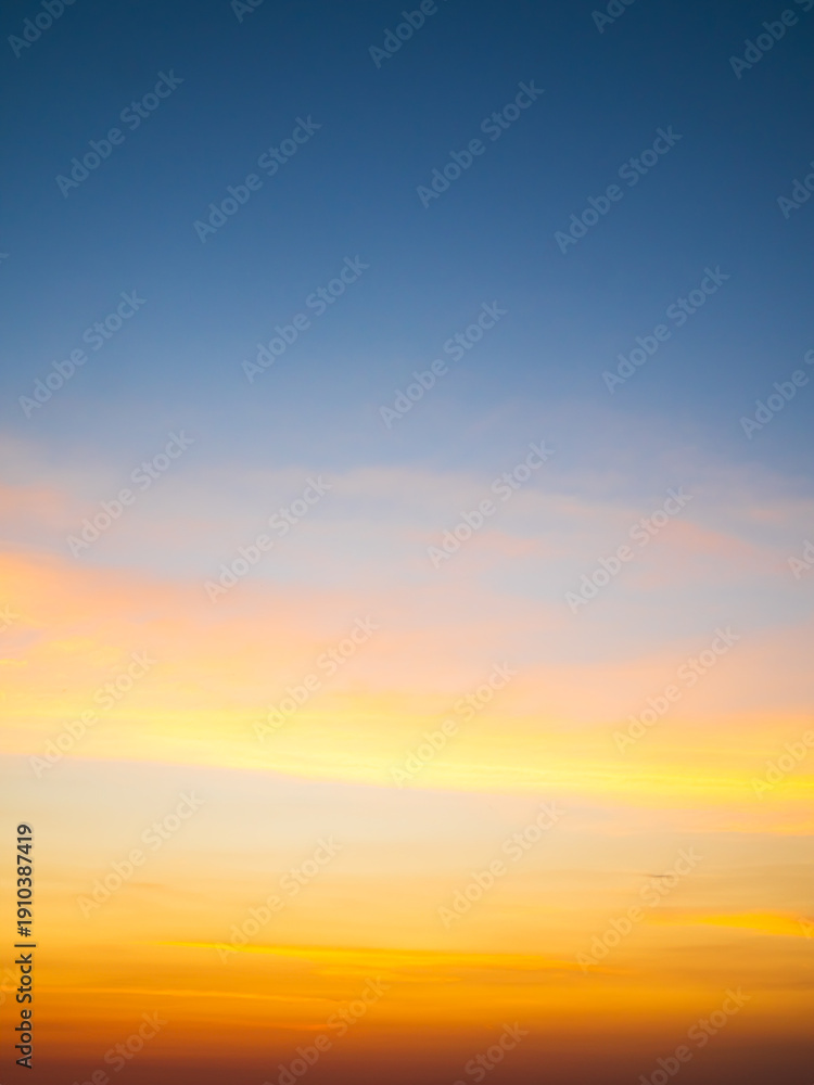 Obraz premium Sky sunset evening sunrise cloud weather dramatic landscape goldent and indigo color gradient pastel horizon, twilight yellow golden reflection morning nature environment energy ecosystem change