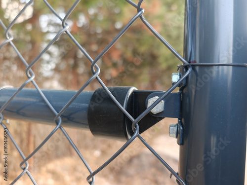 New mesh fence detail of mounting