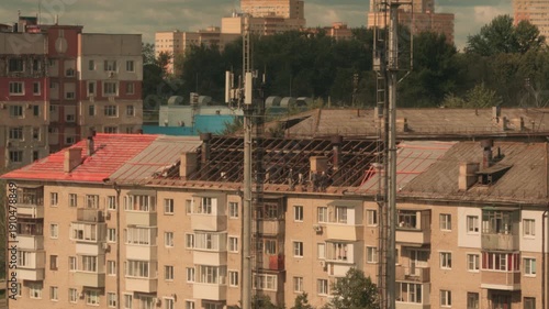 builders are installing a new roof