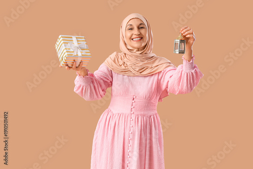 Mature Muslim woman with la...