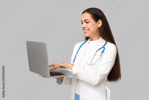 Portrait of female doctor u...