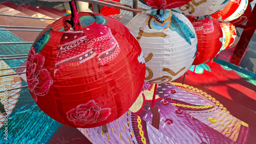 Foto Traditional Decorative Chinese Paper Lanterns with Floral Patterns for Lunar New