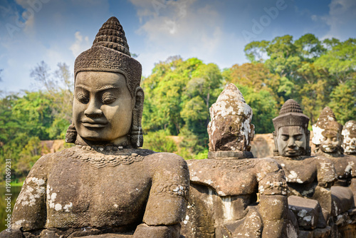 Photos Siem Reap, Cambodia: Stone statues of gods and demons (Devas and Asuras) on brid