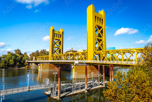 фотографія Sacramento Tower Bridge Sunny Day California