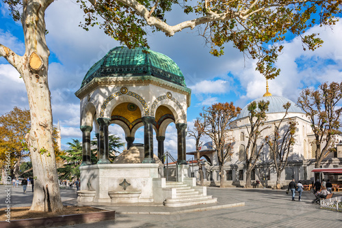 Foto The 19th century German Fountain Alman Cesmesi in the Sultanahmet Square Hippodrome of Constantinople area of Istanbul, Turkey