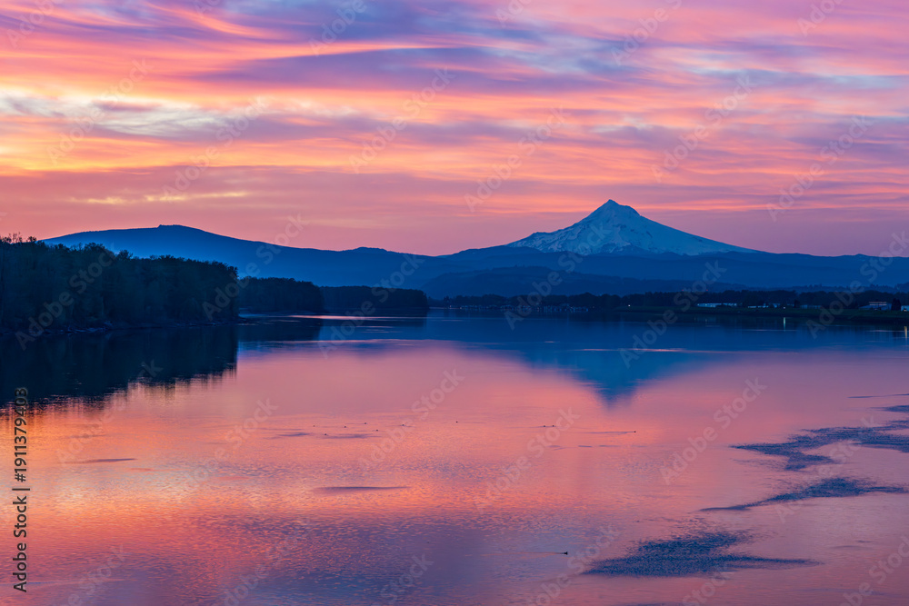 Fototapeta premium Mt. Hood Sunrise - Columbia River Gorge