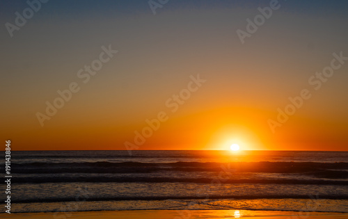 Foto Sunset over pacific ocean
