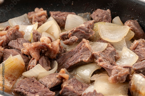 牛肉とタマネギの炒め物