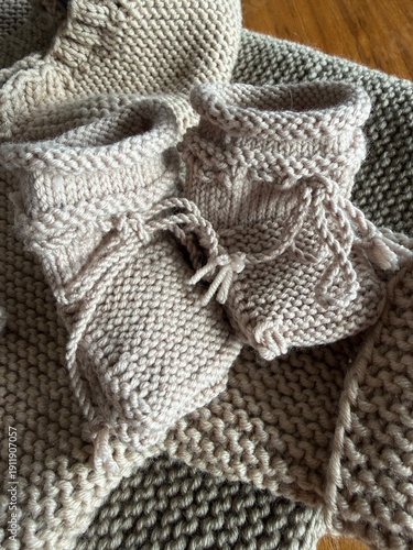 Baby shoes and things knitted DIY