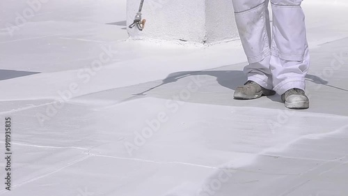 Applying White Reflective Roof Coating for Waterproof Hydroinsulation Protection