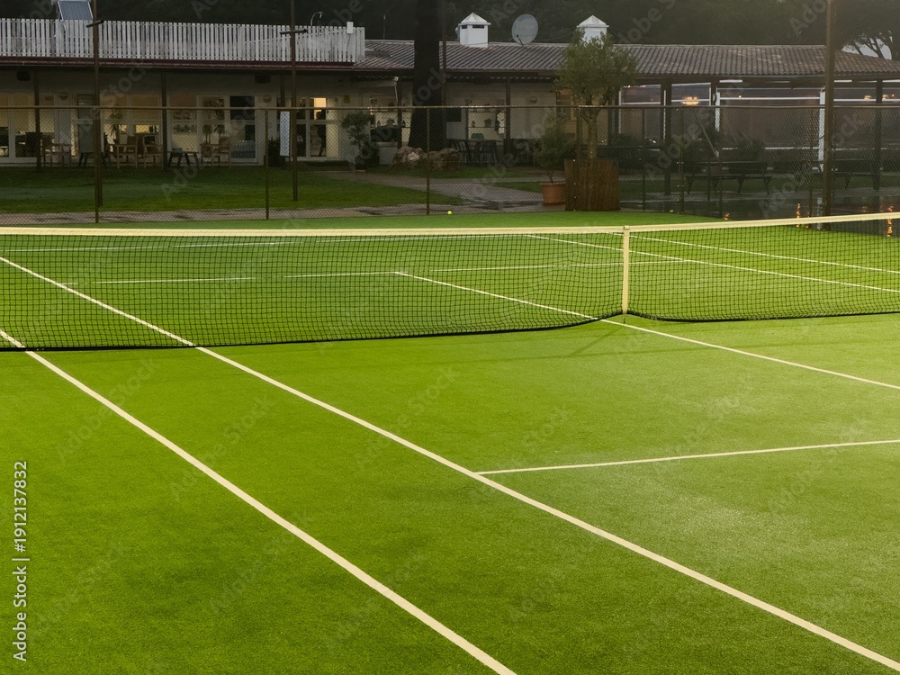 Fototapeta premium Green tennis court that is empty