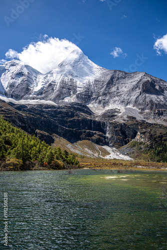 Photos Majestic Snow Mountain and Alpine Lake in Daocheng Yading Nature Reserve, Sichua