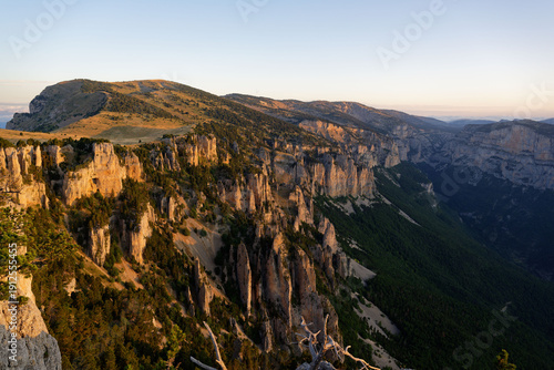 Bild auf Leinwand Crépuscule sur le cirque d'Archiane vu depuis Glandasse - Vercors