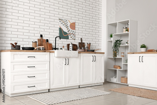 Shelving unit and kitchen c...