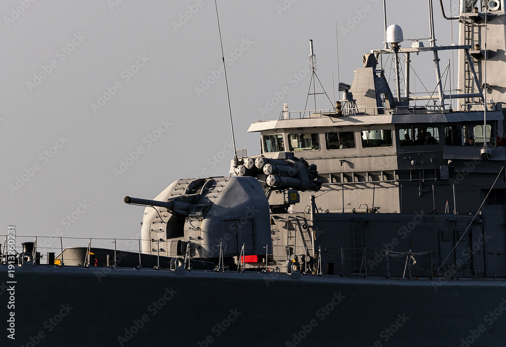 Naklejka premium Navy frigate sail on the smooth sea during mission of protect and rescue in sea.