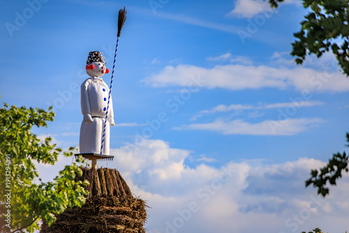 Fotografia Boogg snowman on a pyre for Sechselauten spring festival in Zurich, Switzerland