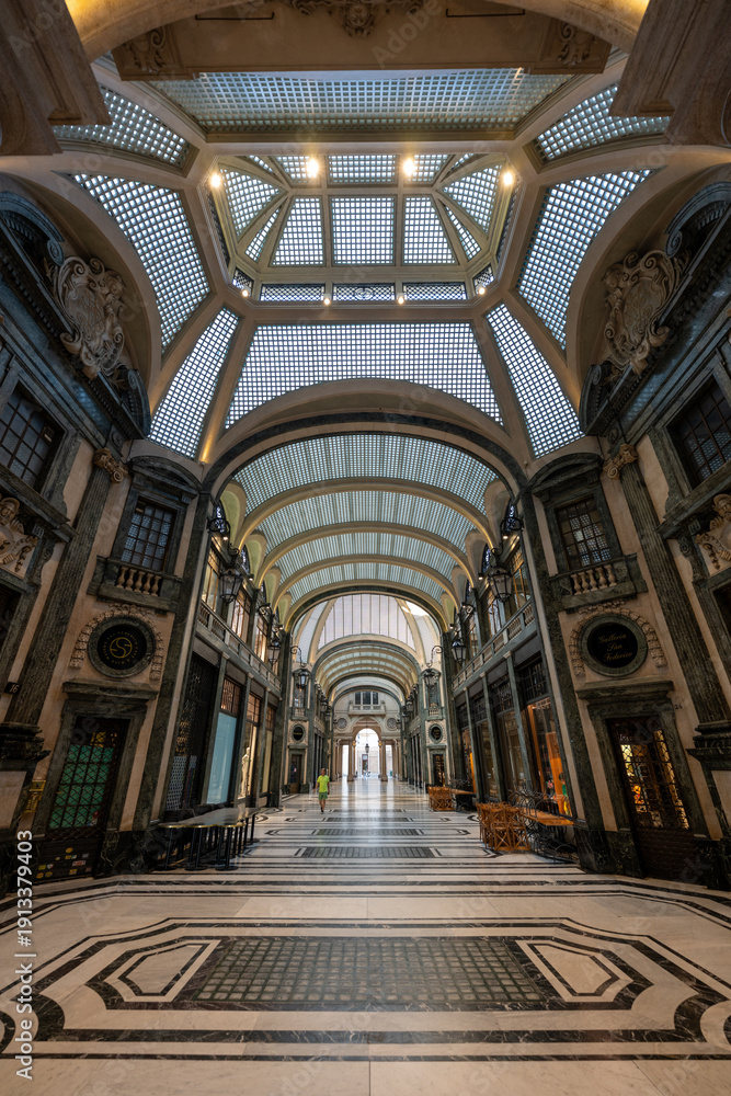 Obraz premium Galleria San Federico interior - Turin, Italy