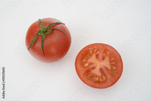 Wallpaper Mural 新鮮なトマト　高GABAトマト Torontodigital.ca