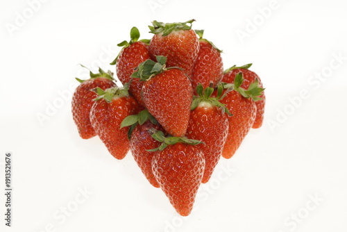 Wallpaper Mural 真っ赤ないちご ならあかり　奈良県産ブランドイチゴ Torontodigital.ca