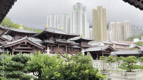 The Chi Lin Nunnery, with the skyscrapers in the background.