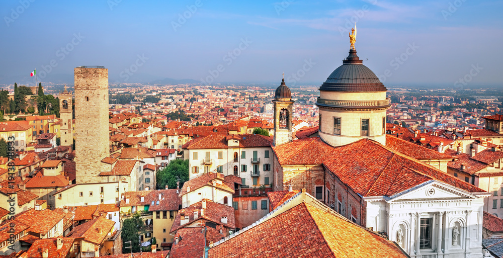 Fototapeta premium Lake Garda (Lago di Garda) in northern Italy with panoramic mountain scenery and crystal clear blue water. Popular European travel destination surrounded by charming lakeside towns, Mediterranean clim