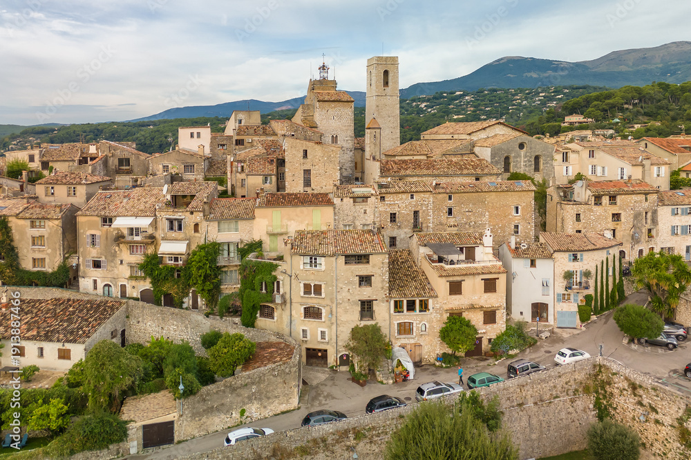 Obraz premium Aerial View of Saint-Paul-de-Vence Medieval Village Architecture